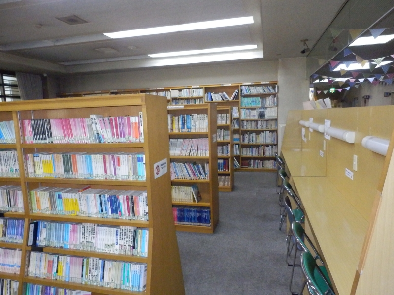 神奈川地区センター 図書コーナー